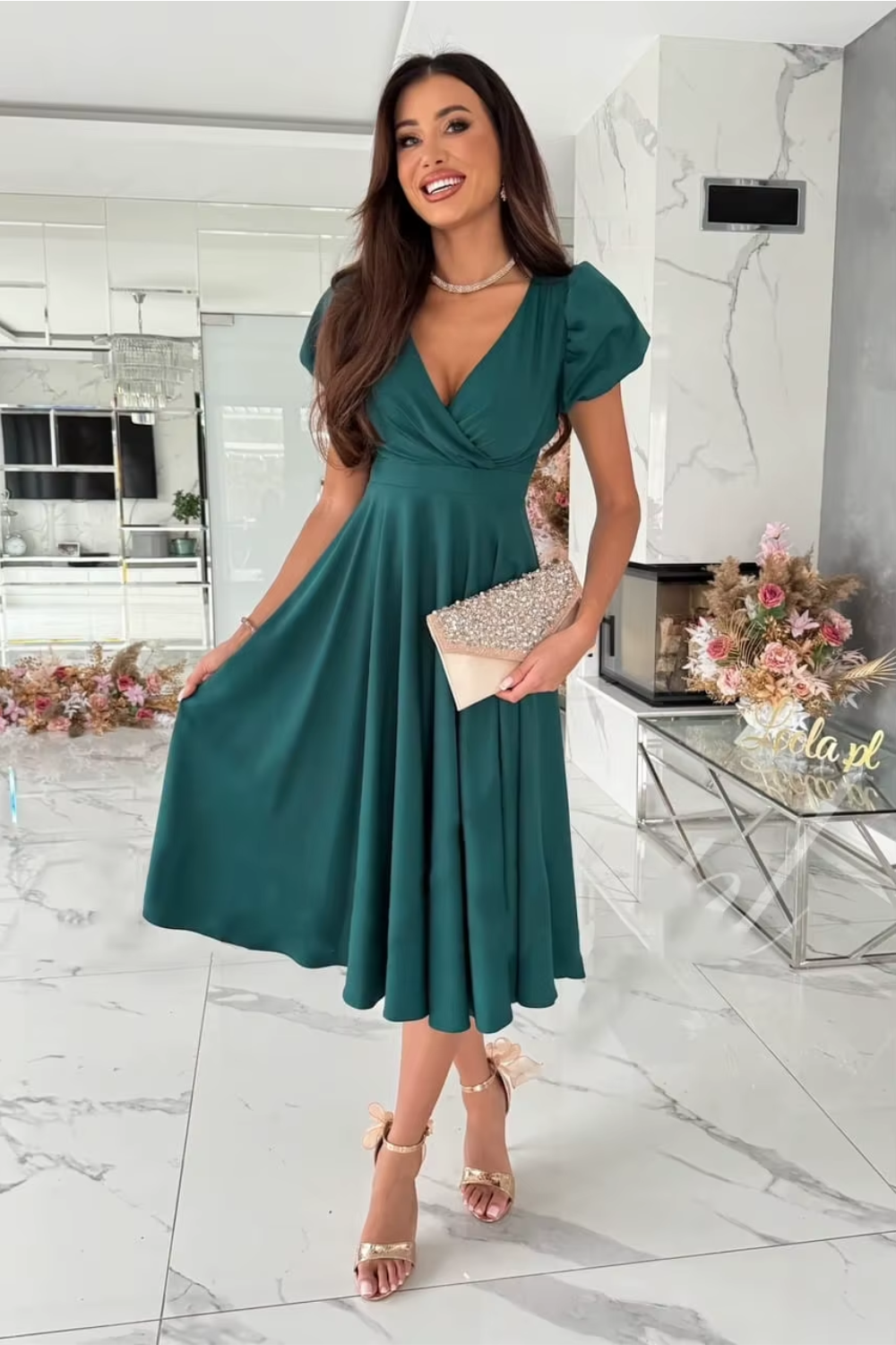 Anika | Elegant V-Neck Midi Dress